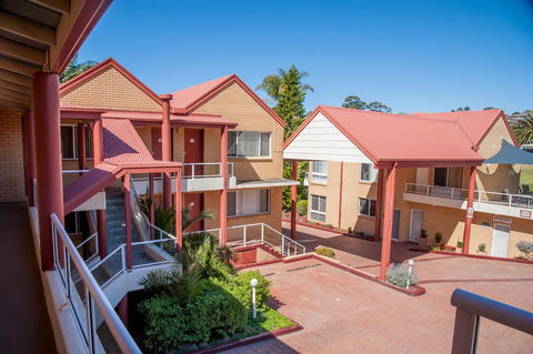 Ulladulla Harbour Motel - Click Find 3
