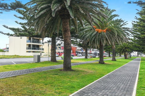 Ultimate Esplanade - 3 Storey Experience - WiFi - Lawyer Find 2
