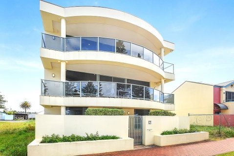 Ultimate Esplanade - 3 Storey Experience - WiFi - Lawyer Find 0