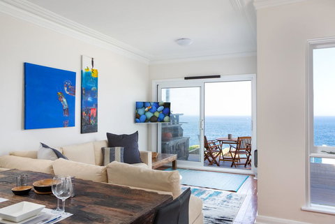 Unbelievable Clifftop Townhouse With Ocean Views - Bet 4u 1