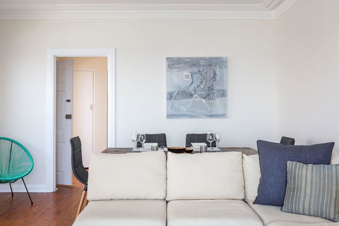 Unbelievable Clifftop Townhouse With Ocean Views - Bridge Guide 3