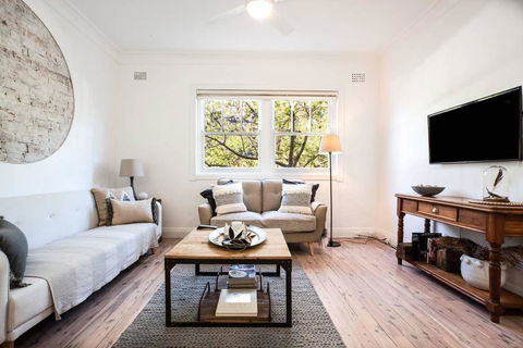 Unit 1/52 Mount St - Aquarium- Ground Floor Home 5 Mins Walk To Beach - Click Find 0