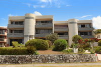 Unit 2 Biriny Lodge 1686-1689 David Low Way Coolum Beach