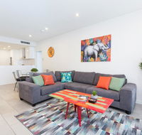 Urban Jungle Executive Apartment in Heart of CBD - Bet 4u