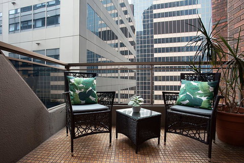 Urban Rest - York St SB - Bet 4u 1