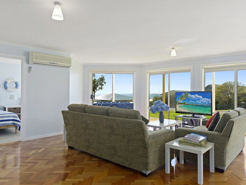 VALLEY VIEWS - 10 Valley Heights Drive - Bet 4u 3