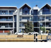 Venetian Canal 1 Bedroom Apartment - Lawyer Find