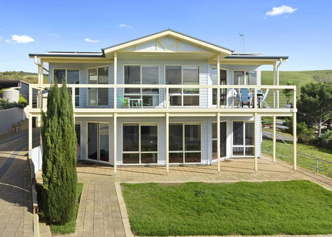 VALLEY VIEWS - 10 Valley Heights Drive - Bet 4u 2