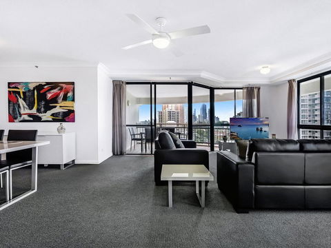 Victoria Square 2 Bed Ocean View Broadbeach - Bet 4u 2