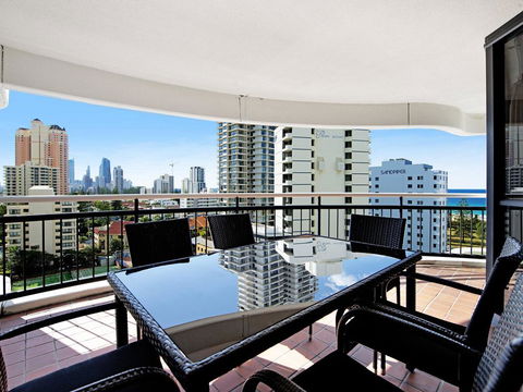 Victoria Square 2 Bed Ocean View Broadbeach - Bet 4u 1