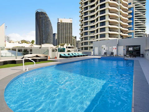 Victoria Square 2 Bed Ocean View Broadbeach - Bet 4u 3