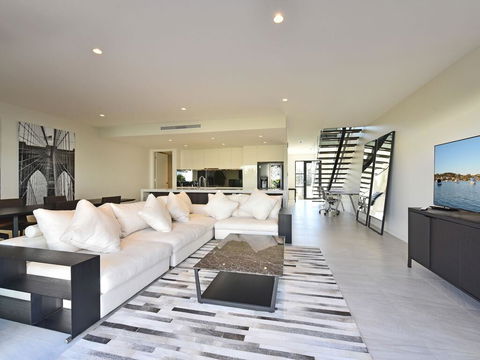 Villa Capri Waterside At Trinity Point - Click Find 1