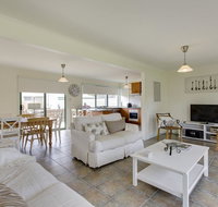 Villa de mer at Phillip Island - Click Find