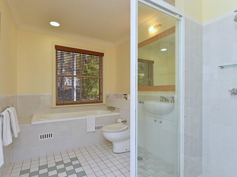 Villa Executive 2br Pokolbin Resort Condo Located Within Cypress Lakes Resort (nothing Is More Central) - Click Find 2