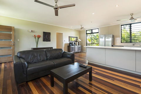 Villa Frangipani - Bridge Guide 2