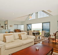 Villa Mer - stylish waterfront accommodation - Click Find