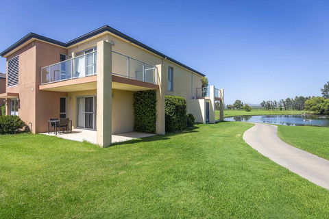 Villa On The Green - Click Find 0