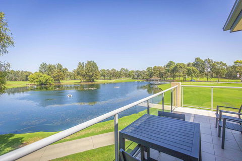 Villa On The Green - Click Find 2