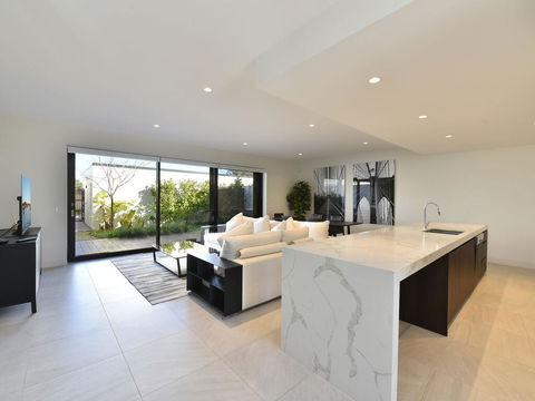 Villa Positano Waterside At Trinity Point - Click Find 3