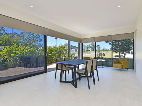 Villa Sorrento Waterside At Trinity Point - Bridge Guide 1