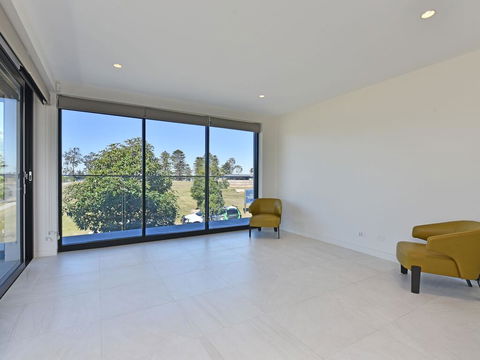 Villa Sorrento Waterside At Trinity Point - Bridge Guide 3