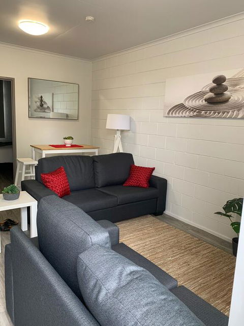 Walk To Lamberts Beach With Wi-fi And Netflix - Click Find 0
