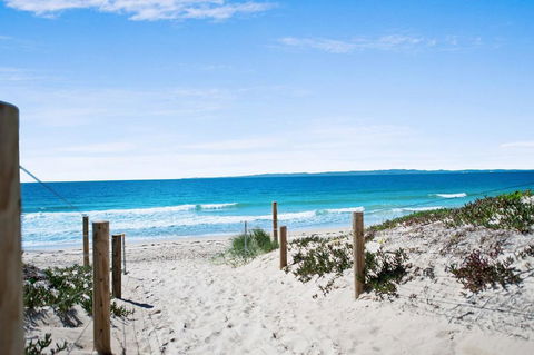 Walk To Surf Beach, Club And Shops - Sands Court Boyd St, Woorim - Bet 4u 2