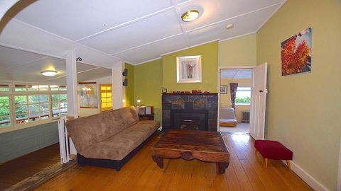 Waragil Cottage - Original Settler's Home - DBD 3