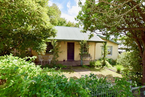 Waragil Cottage - Original Settler's Home - DBD 0