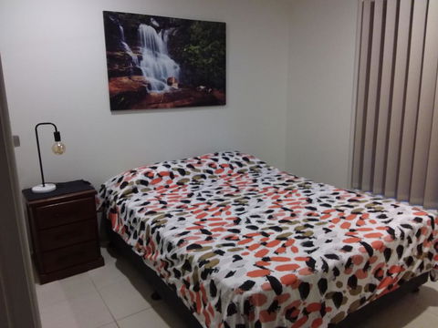 Waratah And Wattle Apartments - Lawyer Find 3