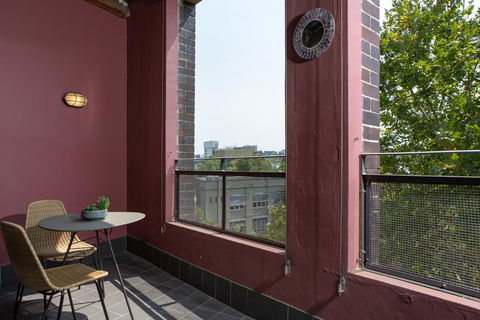 Warehouse Apartment With Balcony In Trendy Area - Bet 4u 3