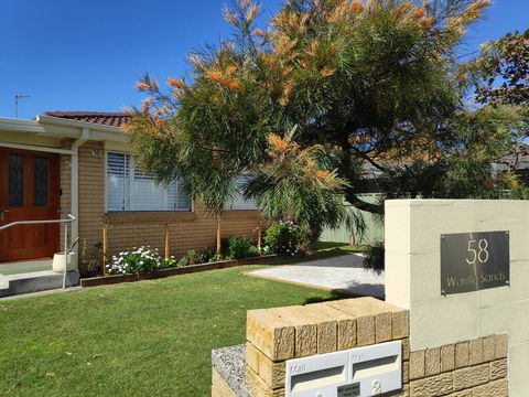 Warilla Sands - Click Find 1