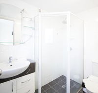 Warringa Surf Holiday Apartments - DBD