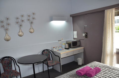 Warwick Motor Inn - DBD 3