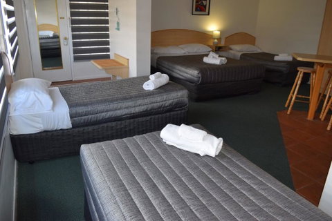 Warwick Vines Motel - Clickz 1