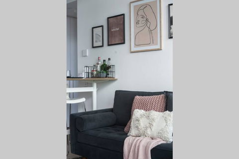 Waterfront Apt On Mel Collins Street#3 - Bet 4u 1