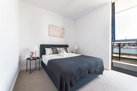 Waterfront Apt On Mel Collins Street#3 - Bet 4u 3