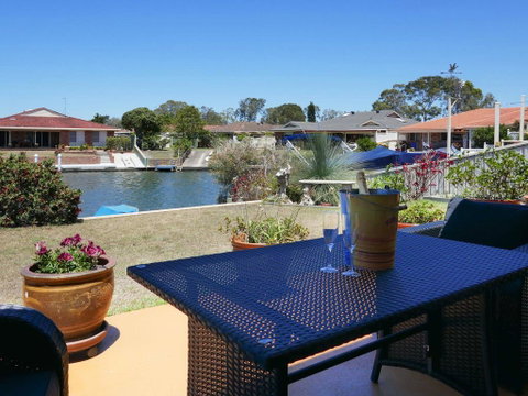 Waterfront Haven With Jetty, Mooring And WiFI - Lawyer Find 0