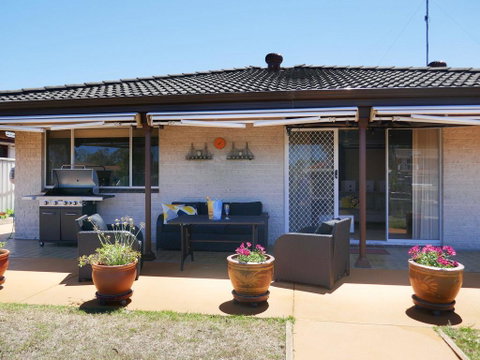 Waterfront Haven With Jetty, Mooring And WiFI - Lawyer Find 1