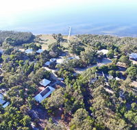 Waterfront Retreat At Wattle Point - Click Find