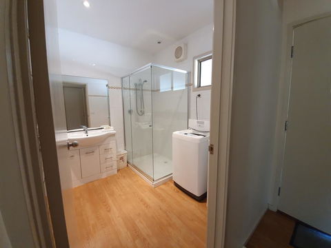 Waterfront Retreat At Wattle Point - Click Find 2