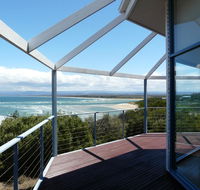 Waterline Holiday Home - Lavinia