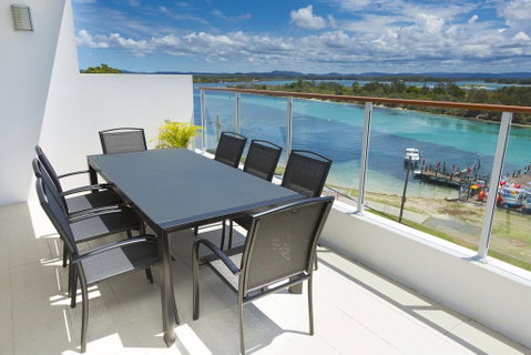 Waterline Penthouse 304 - Lawyer Find 2
