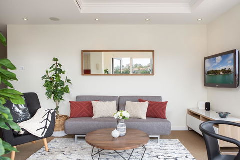 Waterside Mosman Bay Apartment W Stunning Views - Bet 4u 1