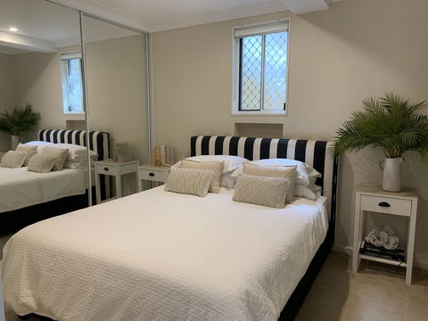 Waterview Cottage - Click Find 1