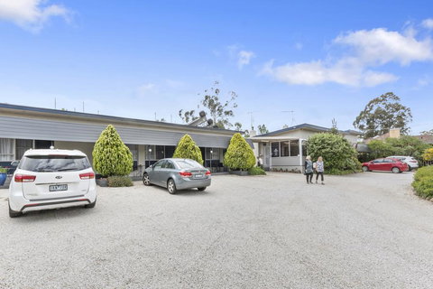 Wattle Grove Motel Maryborough - Click Find 2