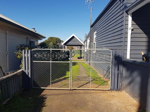 Welcome Stranger Cottage - Click Find 2