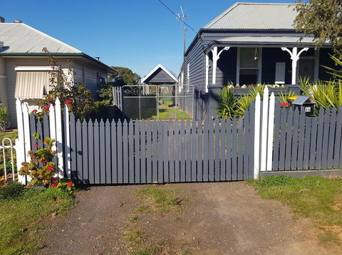 Welcome Stranger Cottage - Click Find 1