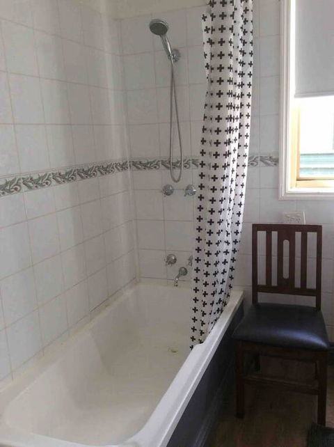 Welcome Stranger Cottage - Click Find 3