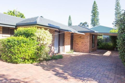 Wellington Parade 1/15a, Shelly Beach, Caloundra - Lawyer Find 1
